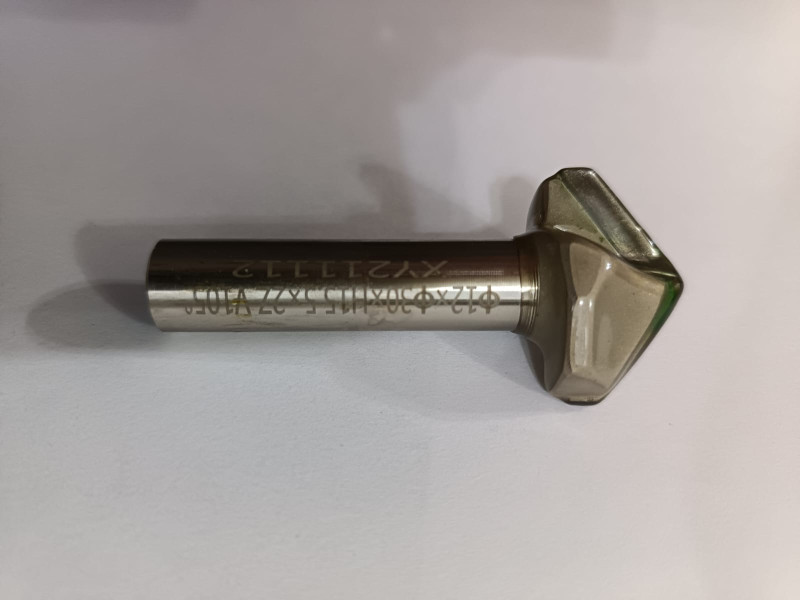 Фреза конц.алм. 4,0мм D=30х15 105° S=12х50 Z=2 (Китай)